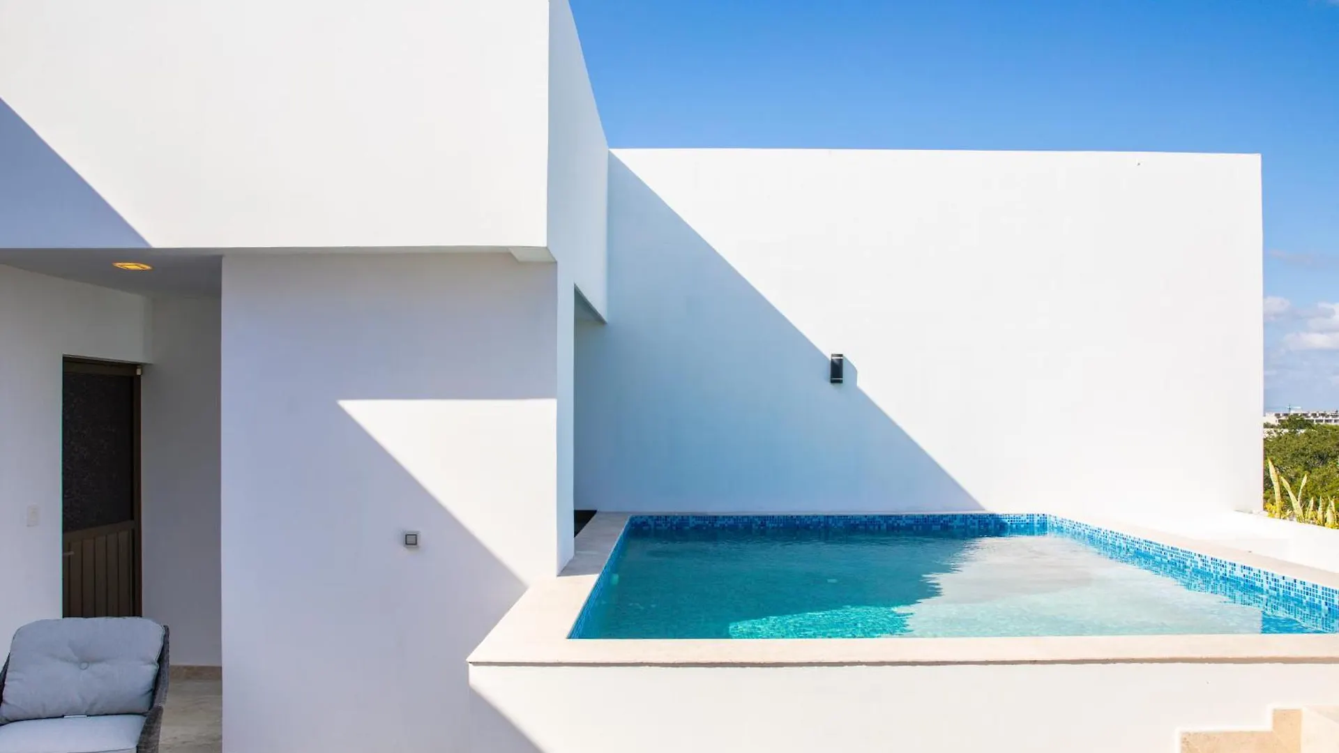 Luxe Penthouse With Rooftop Pool And Grill Tulum