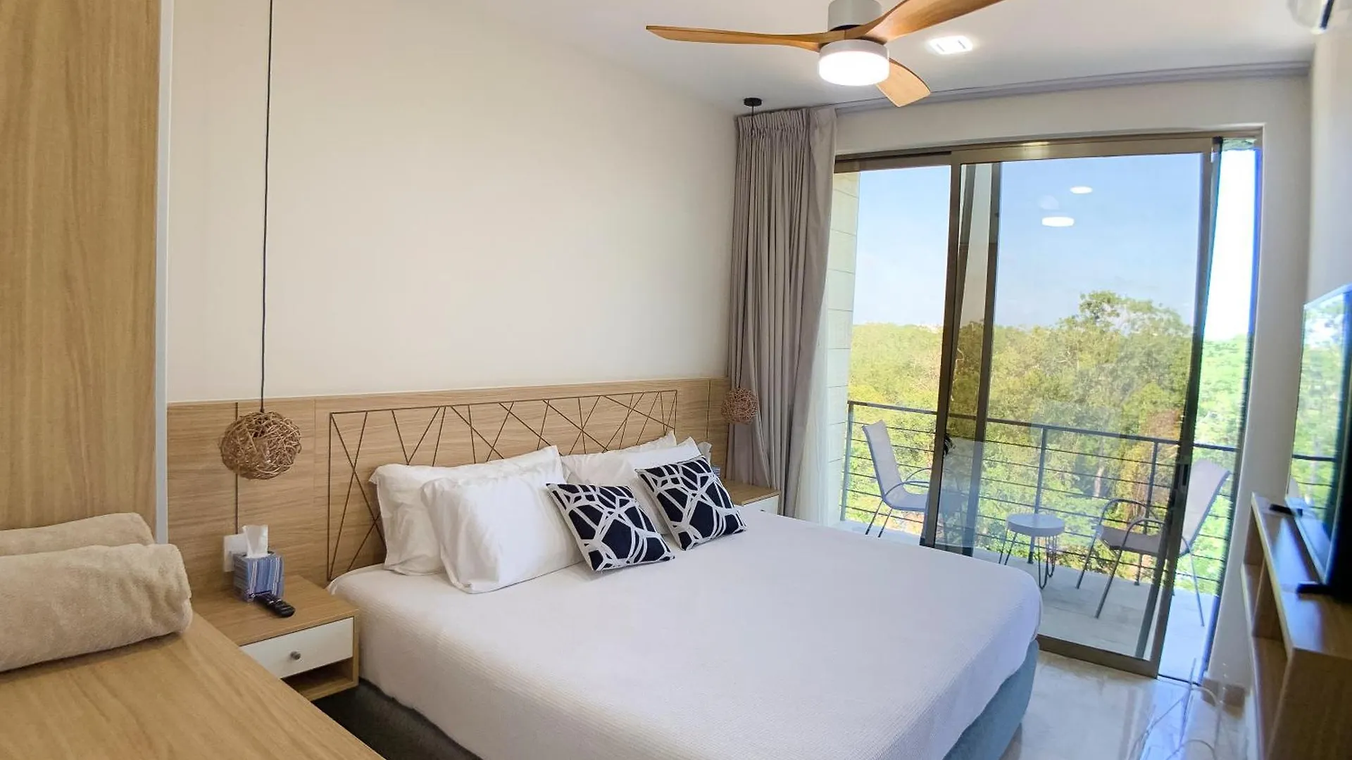 Luxe Penthouse With Rooftop Pool And Grill 툴룸 아파트