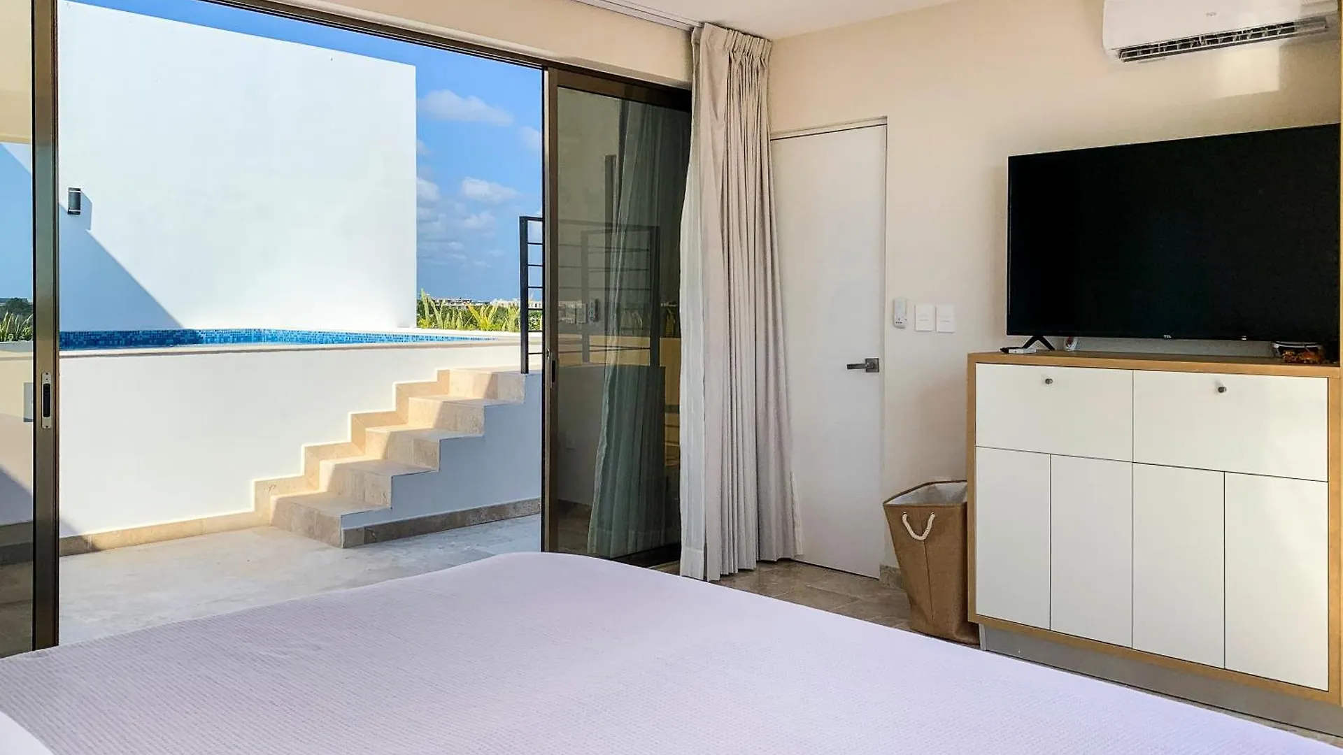 아파트 Luxe Penthouse With Rooftop Pool And Grill 툴룸