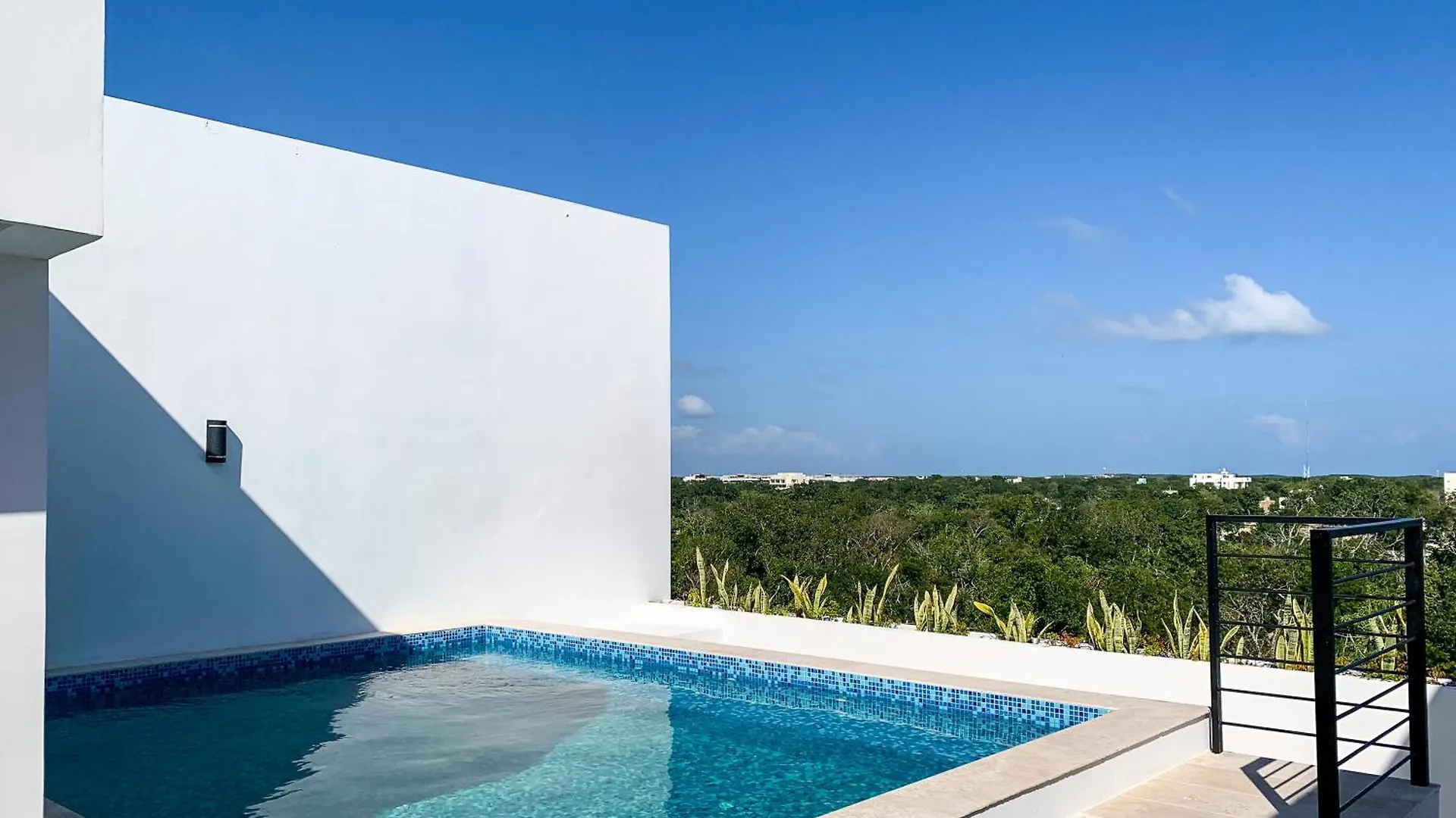 아파트 Luxe Penthouse With Rooftop Pool And Grill 툴룸